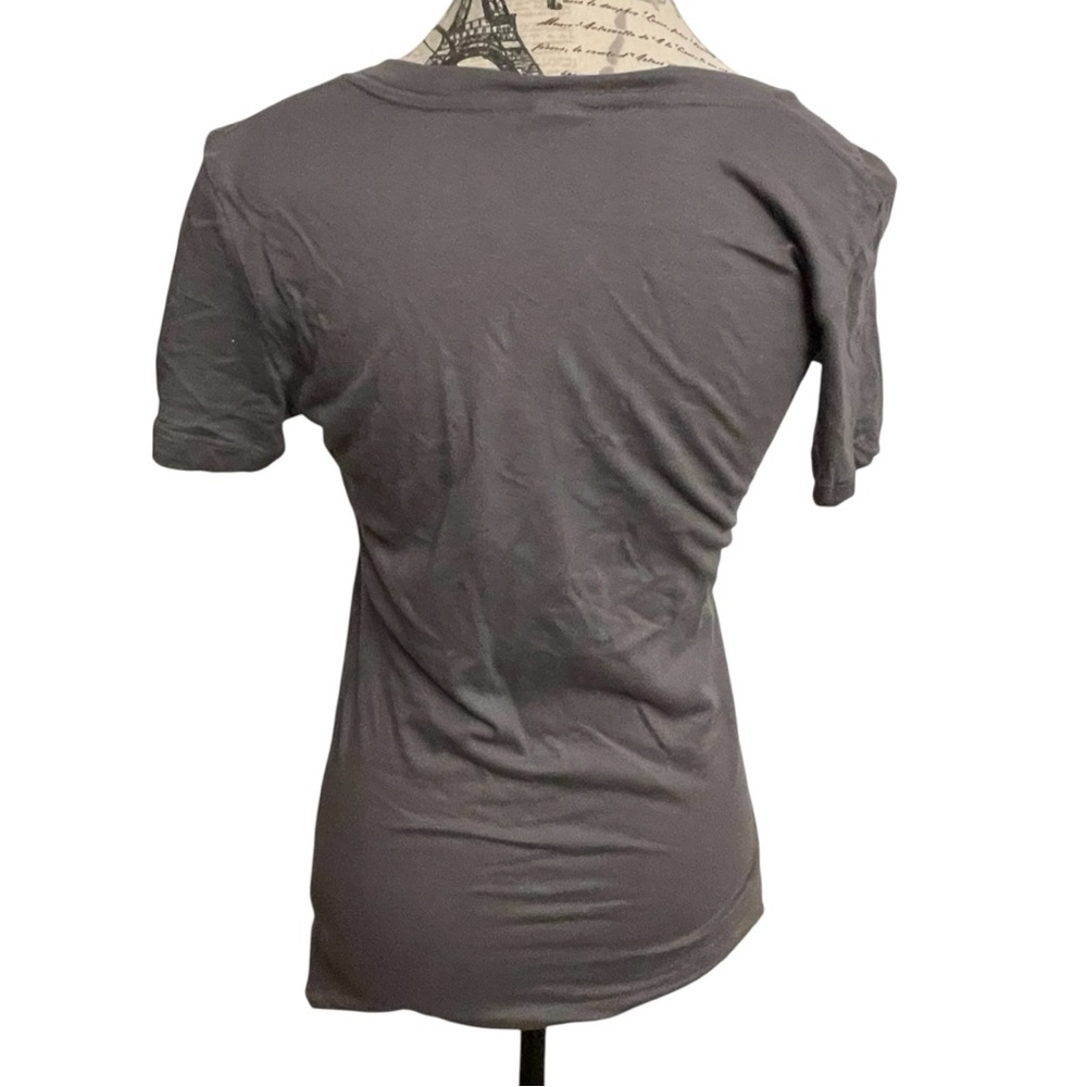Hybrid & Company Gray and Pink Skull V-Neck Tee - Picture 2 of 4